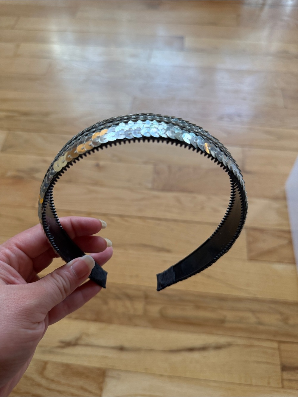 Sequin Embellished Black Headband - Shimmering Silver Accents